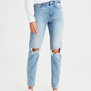 AE Ripped Mom Jean